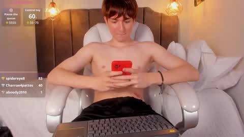 Snapshot of oscar_fox_ chatting on September 18, 2025, 1:40 am Oscar online show from September 18, 2025, 1:40 am