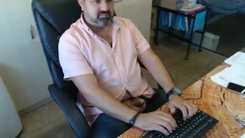 Oscar online show from October 1, 2025, 4:57 pm