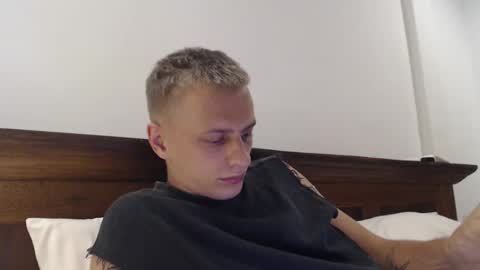 Snapshot of oscar_sssky chatting on February 7, 2025, 12:50 pm Oscar online show from February 7, 2025, 12:50 pm