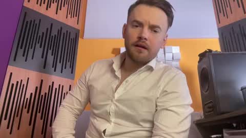 Snapshot of oscarsavage chatting on February 13, 2025, 5:33 pm Oscar Steel Savage online show from February 13, 2025, 5:33 pm