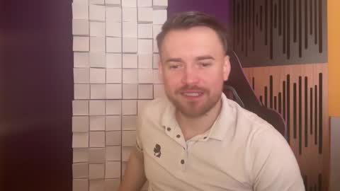 Snapshot of oscarsavage chatting on February 15, 2025, 5:17 pm Oscar Steel Savage online show from February 15, 2025, 5:17 pm