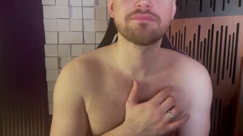 Snapshot of oscarsavage chatting on February 22, 2025, 11:24 pm Oscar Steel Savage online show from February 22, 2025, 11:24 pm