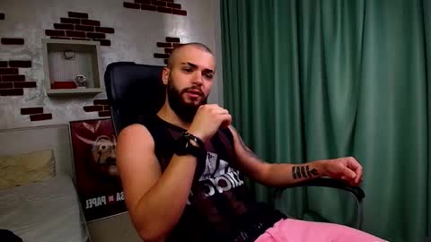 OscarWills online show from May 15, 2026, 4:52 am