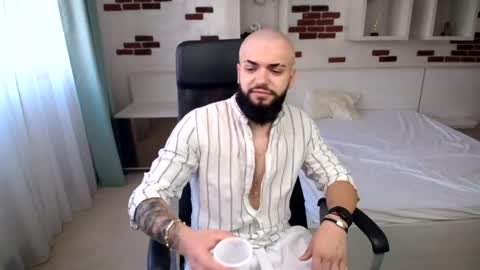 OscarWills online show from May 24, 2026, 5:01 am