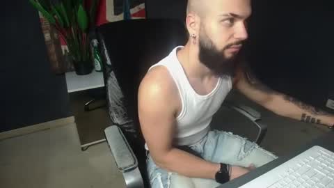 OscarWills online show from June 15, 2026, 4:15 am