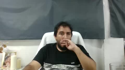 Snapshot of oscaryn_martell chatting on December 15, 2025, 1:21 am oscaryn_martell online show from December 15, 2025, 1:21 am