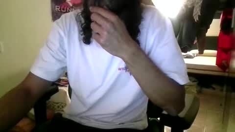 Snapshot of oshaka chatting on May 31, 2026, 12:01 pm HappyGrower online show from May 31, 2026, 12:01 pm