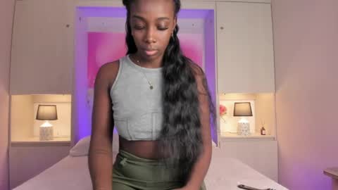 oshun_444 online show from April 18, 2026, 12:09 pm