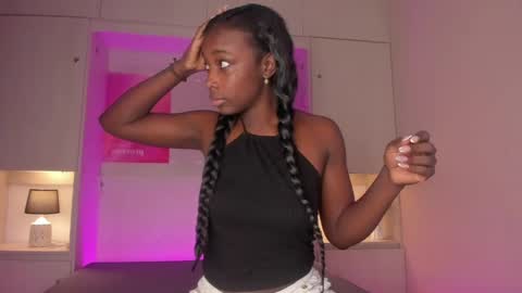 oshun_444 online show from April 29, 2026, 12:09 pm