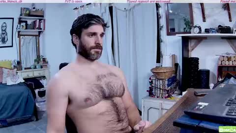 Snapshot of osito_blanco chatting on May 12, 2026, 9:34 pm Osito Blanco online show from May 12, 2026, 9:34 pm