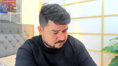 Snapshot of oso_gael chatting on July 26, 2026, 5:42 pm Bear Gael online show from July 26, 2026, 5:42 pm
