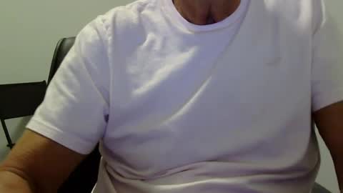 Snapshot of ossibottom chatting on June 13, 2026, 1:25 am Ossi online show from June 13, 2026, 1:25 am
