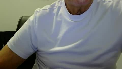 Snapshot of ossibottom chatting on June 16, 2026, 2:14 am Ossi online show from June 16, 2026, 2:14 am
