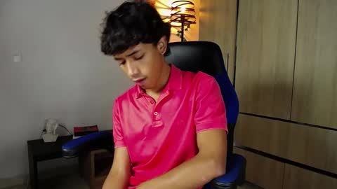 ostin 18hot online show from December 28, 2024, 2:43 am