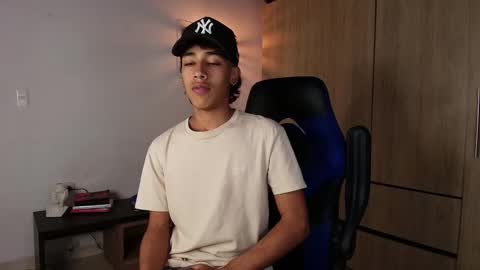 ostin 18hot online show from January 11, 2025, 1:06 am