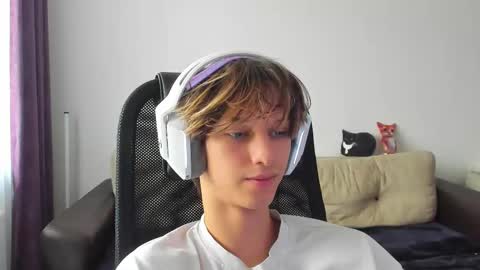 Ostin online show from October 10, 2025, 8:46 am