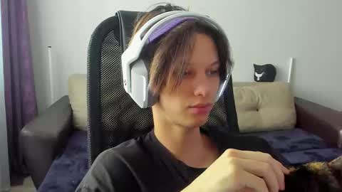 Ostin online show from November 14, 2025, 6:34 am