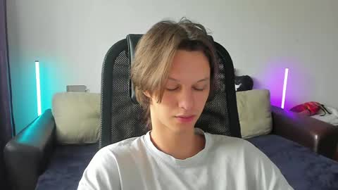 Snapshot of ostin_meoww chatting on May 31, 2026, 7:37 am Ostin online show from May 31, 2026, 7:37 am