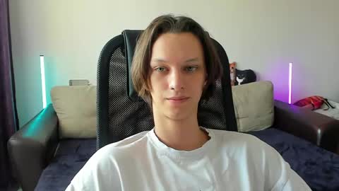 Snapshot of ostin_meoww chatting on June 3, 2026, 9:01 am Ostin online show from June 3, 2026, 9:01 am