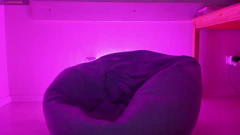 Otis online show from December 3, 2024, 11:46 pm