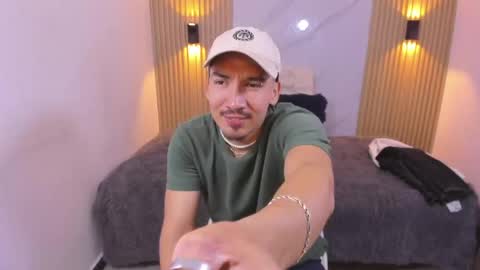 Otto Andrew online show from April 25, 2026, 4:37 am