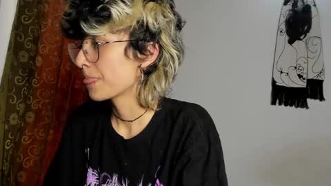 Otto 3 online show from December 2, 2024, 9:17 pm