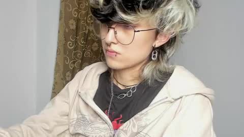 Otto 3 online show from January 18, 2025, 2:25 am