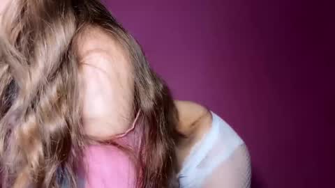 Snapshot of outerspace2000 chatting on September 25, 2025, 6:22 pm outerspace2000 online show from September 25, 2025, 6:22 pm