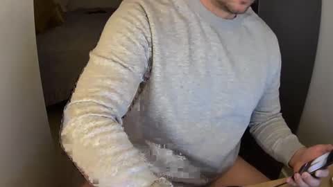 Snapshot of outside1991 chatting on December 8, 2024, 5:44 pm outside1991 online show from December 8, 2024, 5:44 pm