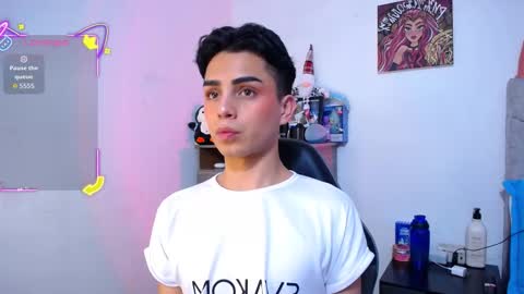 Owen  Independent model  online show from December 17, 2025, 12:05 am