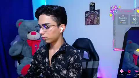 Snapshot of owenblue__ chatting on June 16, 2026, 12:35 am Owen Independent model online show from June 16, 2026, 12:35 am