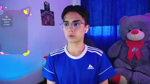 Snapshot of owenblue__ chatting on July 28, 2026, 11:17 am Owen Independent model online show from July 28, 2026, 11:17 am