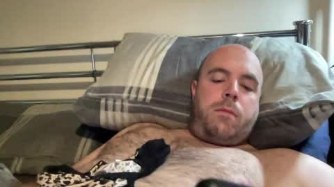 Owen2022 online show from April 30, 2026, 6:20 am