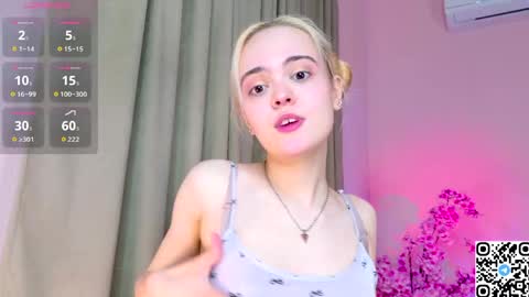 Snapshot of oxcy_live chatting on April 12, 2026, 5:12 am Oxcy online show from April 12, 2026, 5:12 am
