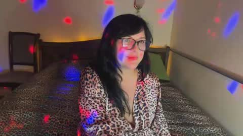 Snapshot of oxixlove chatting on July 14, 2026, 9:09 pm OxiXLove online show from July 14, 2026, 9:09 pm