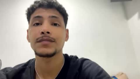 ozaru__ online show from December 14, 2025, 10:09 am