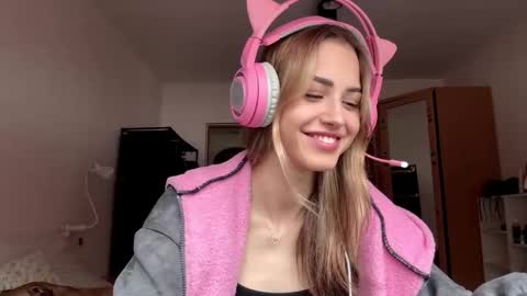 Snapshot of ozellagranville chatting on February 5, 2026, 9:14 am Eva online show from February 5, 2026, 9:14 am