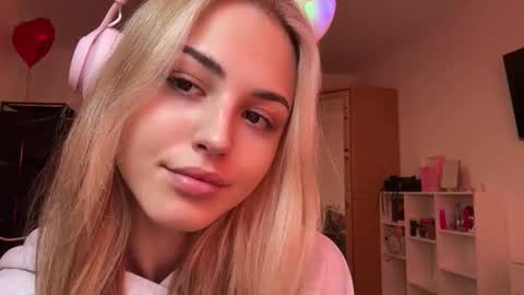 Snapshot of ozellagranville chatting on February 20, 2026, 11:00 am Eva online show from February 20, 2026, 11:00 am