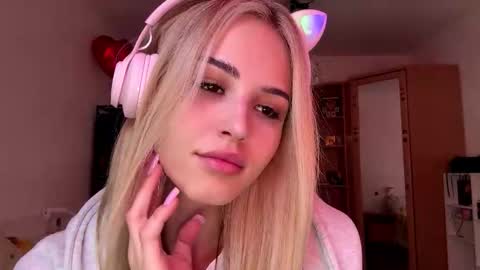 Snapshot of ozellagranville chatting on February 26, 2026, 11:53 am Eva online show from February 26, 2026, 11:53 am