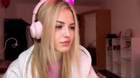 Snapshot of ozellagranville chatting on March 2, 2026, 6:58 am Eva online show from March 2, 2026, 6:58 am