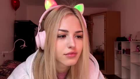 Snapshot of ozellagranville chatting on March 2, 2026, 7:15 am Eva online show from March 2, 2026, 7:15 am