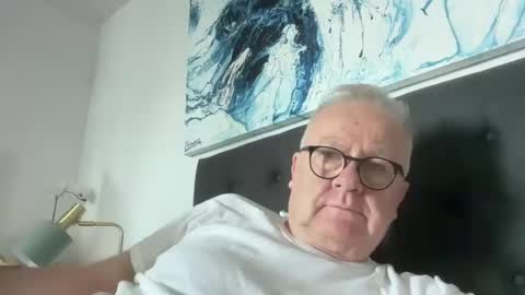 Snapshot of ozhairybearxxxx chatting on December 20, 2024, 9:17 pm ozhairybearxxxx online show from December 20, 2024, 9:17 pm