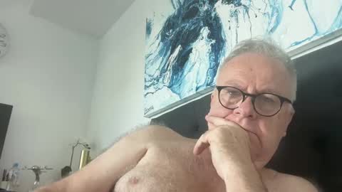 Snapshot of ozhairybearxxxx chatting on January 5, 2025, 1:13 am ozhairybearxxxx online show from January 5, 2025, 1:13 am