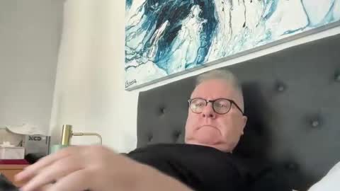 Snapshot of ozhairybearxxxx chatting on April 15, 2026, 4:30 am ozhairybearxxxx online show from April 15, 2026, 4:30 am