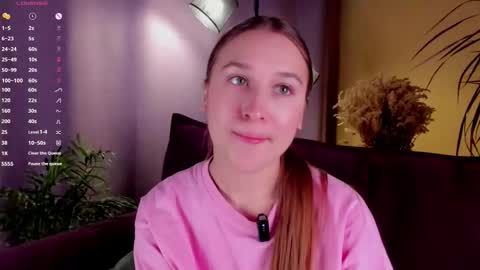 Snapshot of oziecarmona chatting on October 23, 2025, 1:16 am Caroline or just Lina online show from October 23, 2025, 1:16 am