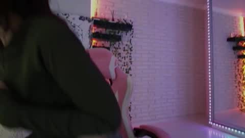 Alice online show from December 5, 2024, 11:29 pm