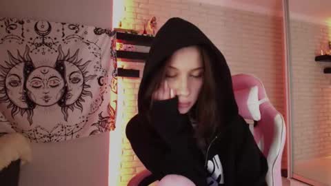 Alice online show from December 16, 2024, 2:27 pm