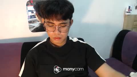 Snapshot of p1noytwink_ chatting on December 18, 2025, 10:21 am Terrence online show from December 18, 2025, 10:21 am