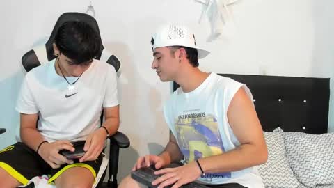 Snapshot of p_jhon chatting on January 5, 2025, 4:16 pm P online show from January 5, 2025, 4:16 pm