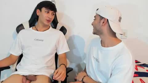 Snapshot of p_jhon chatting on February 24, 2025, 5:33 am P online show from February 24, 2025, 5:33 am